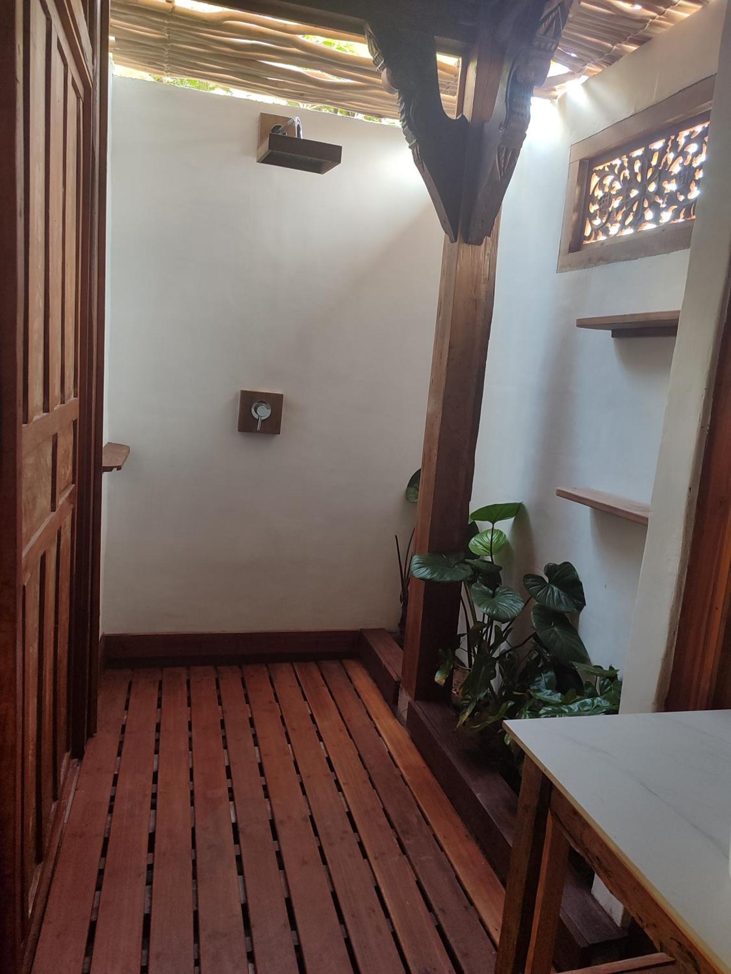 Little Elephant Cottage Gili Trawangan Exterior photo